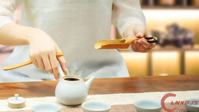 岭南现代技师学院告诉你，茶艺师和评茶员哪个证书含金量更高？插图